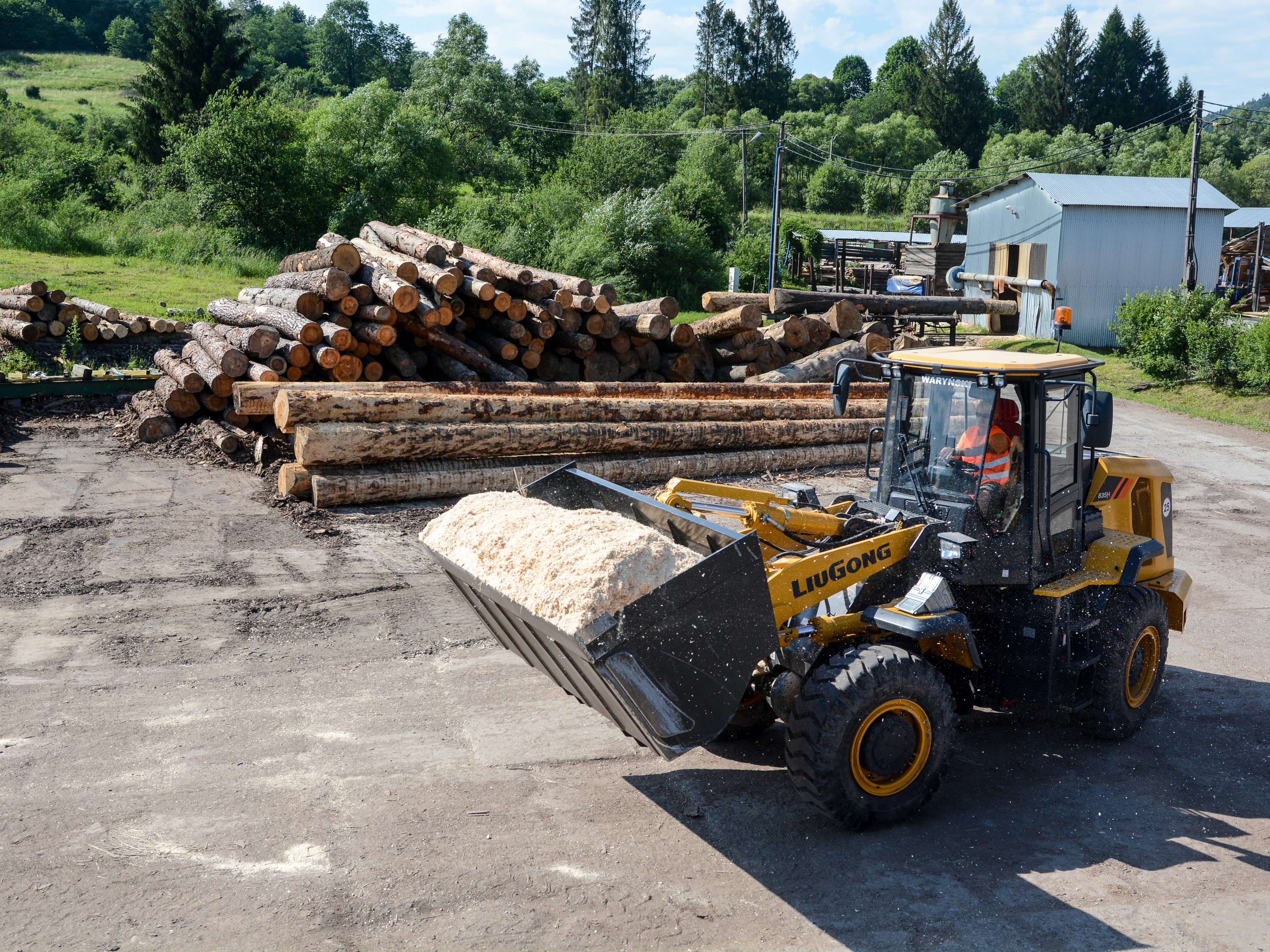 LiuGong 835H (7) (4k 4x3 Fill)