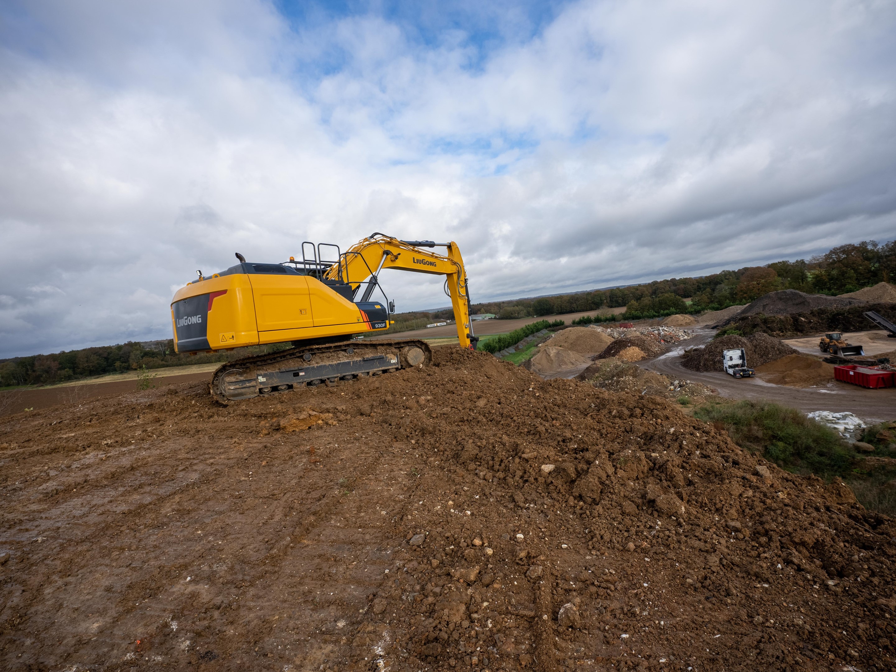 LiuGong 930F lo-res-05758 (4k 4x3 Fill)
